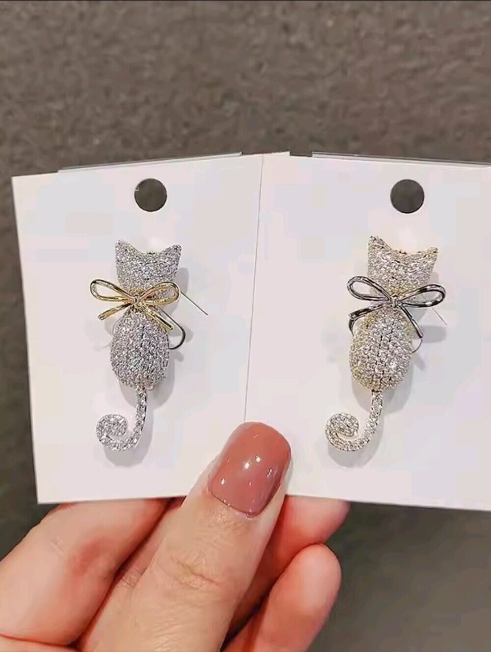 Silver Crystal Cat Brooch - Picture 3 of 5